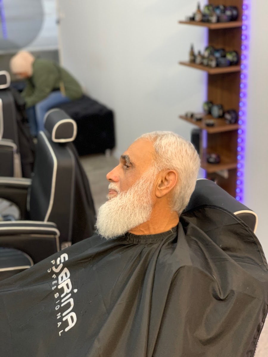 Golden Touch Barbershop - foto 2