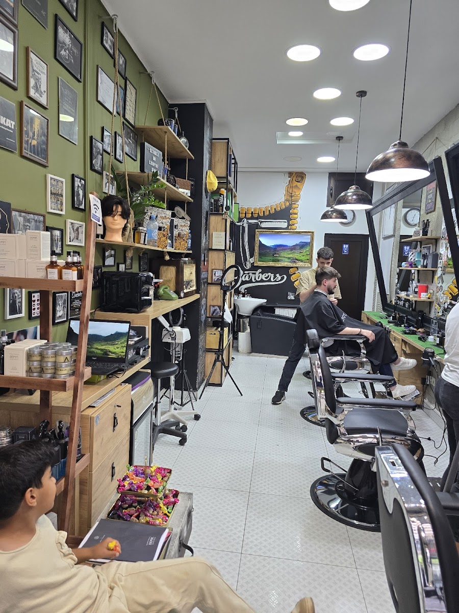 Alen's Barbershop - foto 2