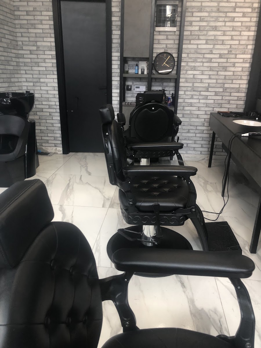 OneLife BARBER SHAMPOO LOUNGE - foto 2