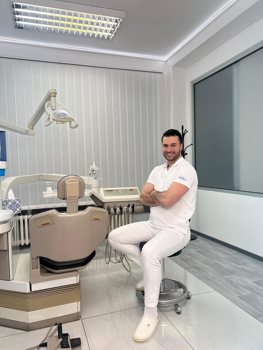 Stomatološka ordinacija "Dr. Asotić Benjamin" - foto 1