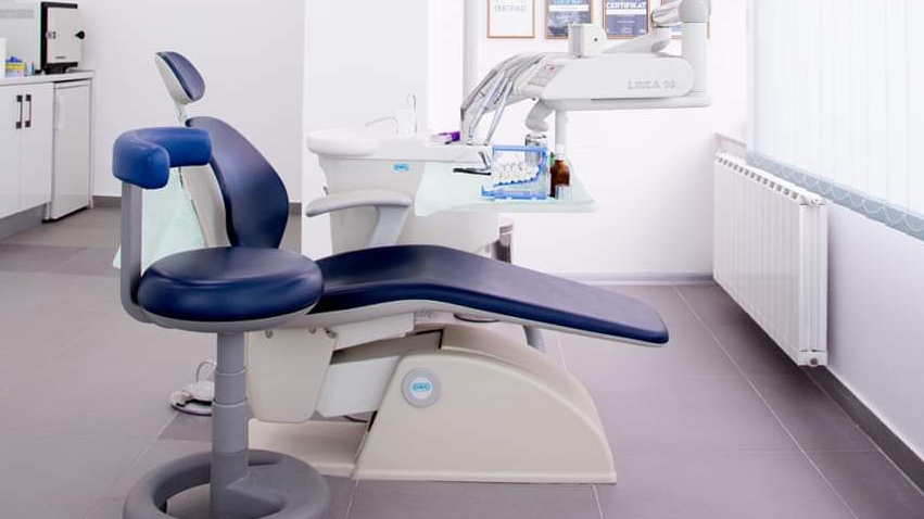 Stomatološka ordinacija "Dr Eminović"