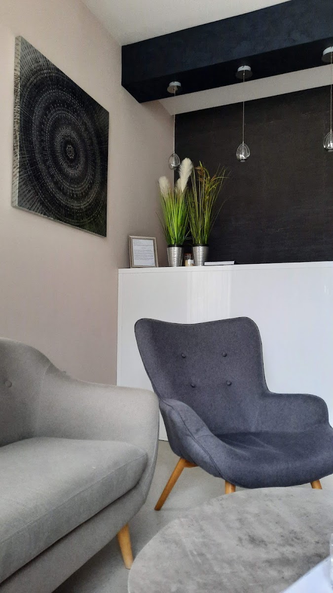 Dental Studio "Dr. Valida Lokvančić"