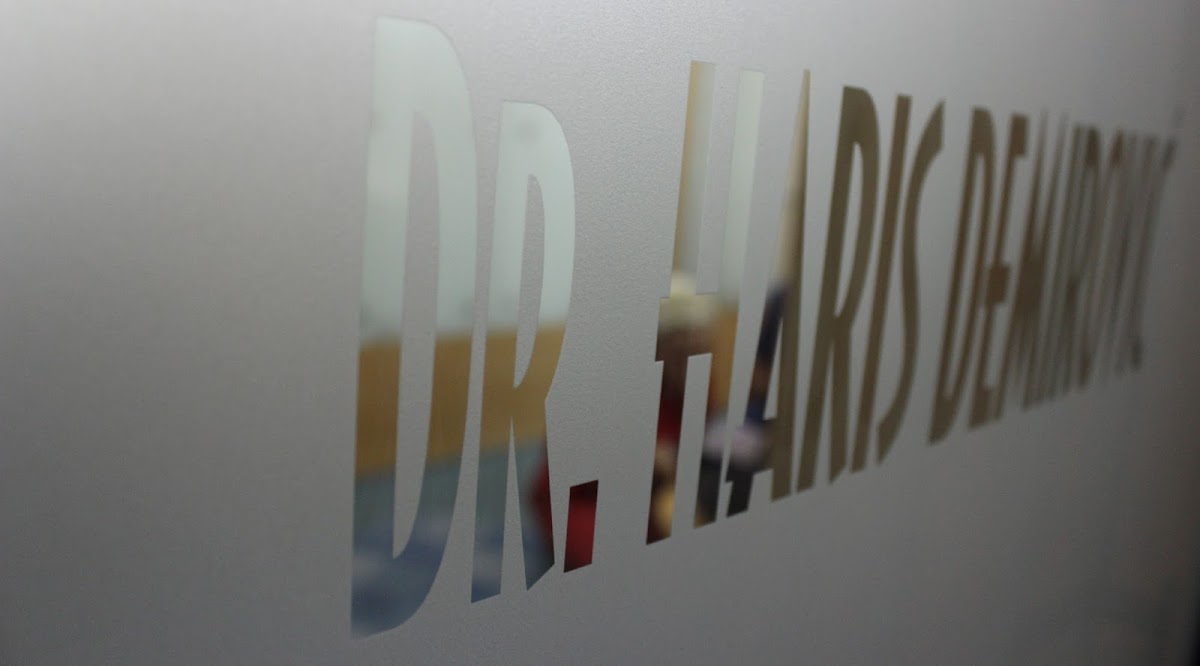 Stomatološka Ordinacija DEMIROVIĆ - foto 1