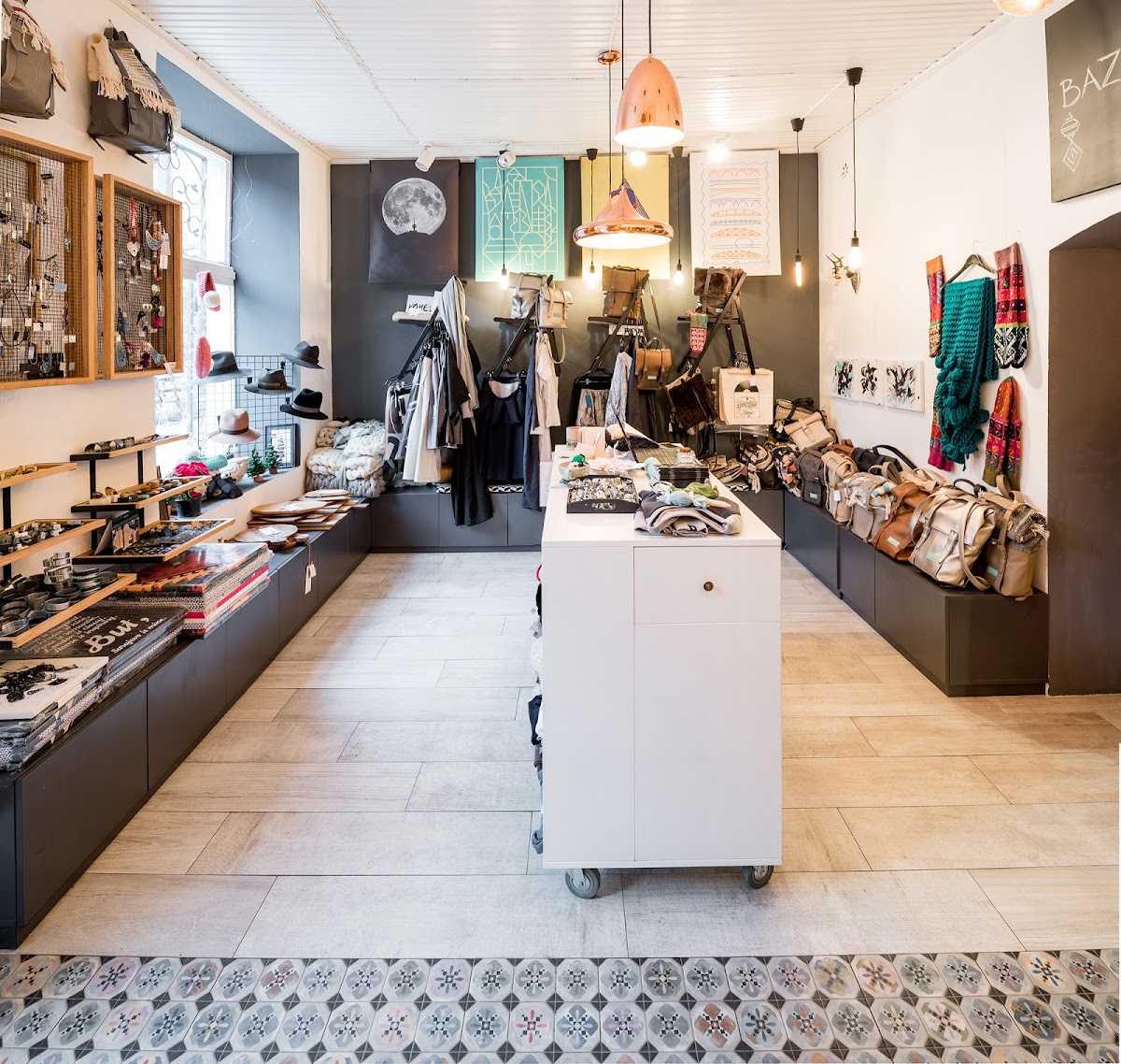 Bazerdžan Baščaršija | Concept Store, Fashion, Souvenir, Gift Shop - foto 2