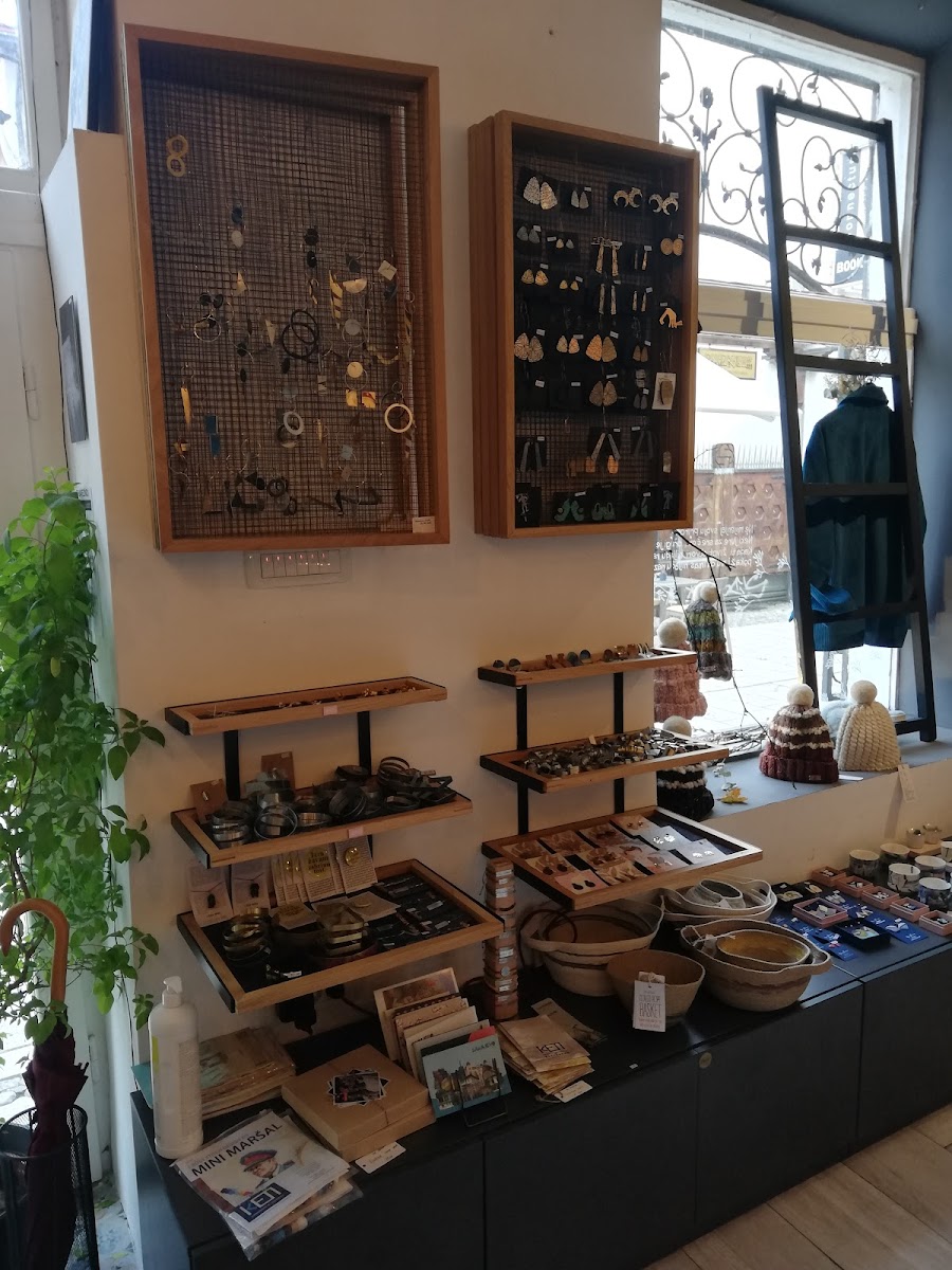 Bazerdžan Baščaršija | Concept Store, Fashion, Souvenir, Gift Shop - foto 3