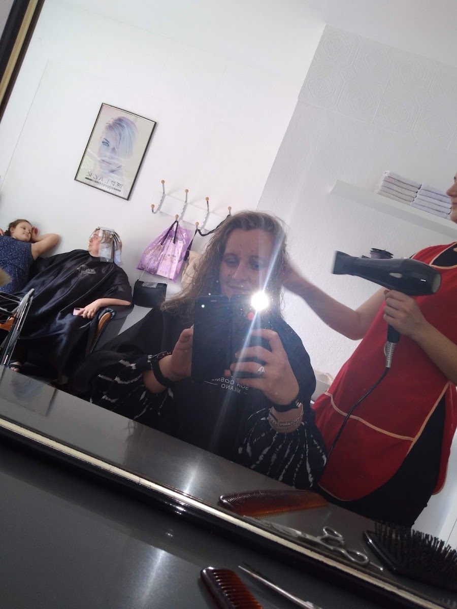 Frizerski salon EM - foto 2