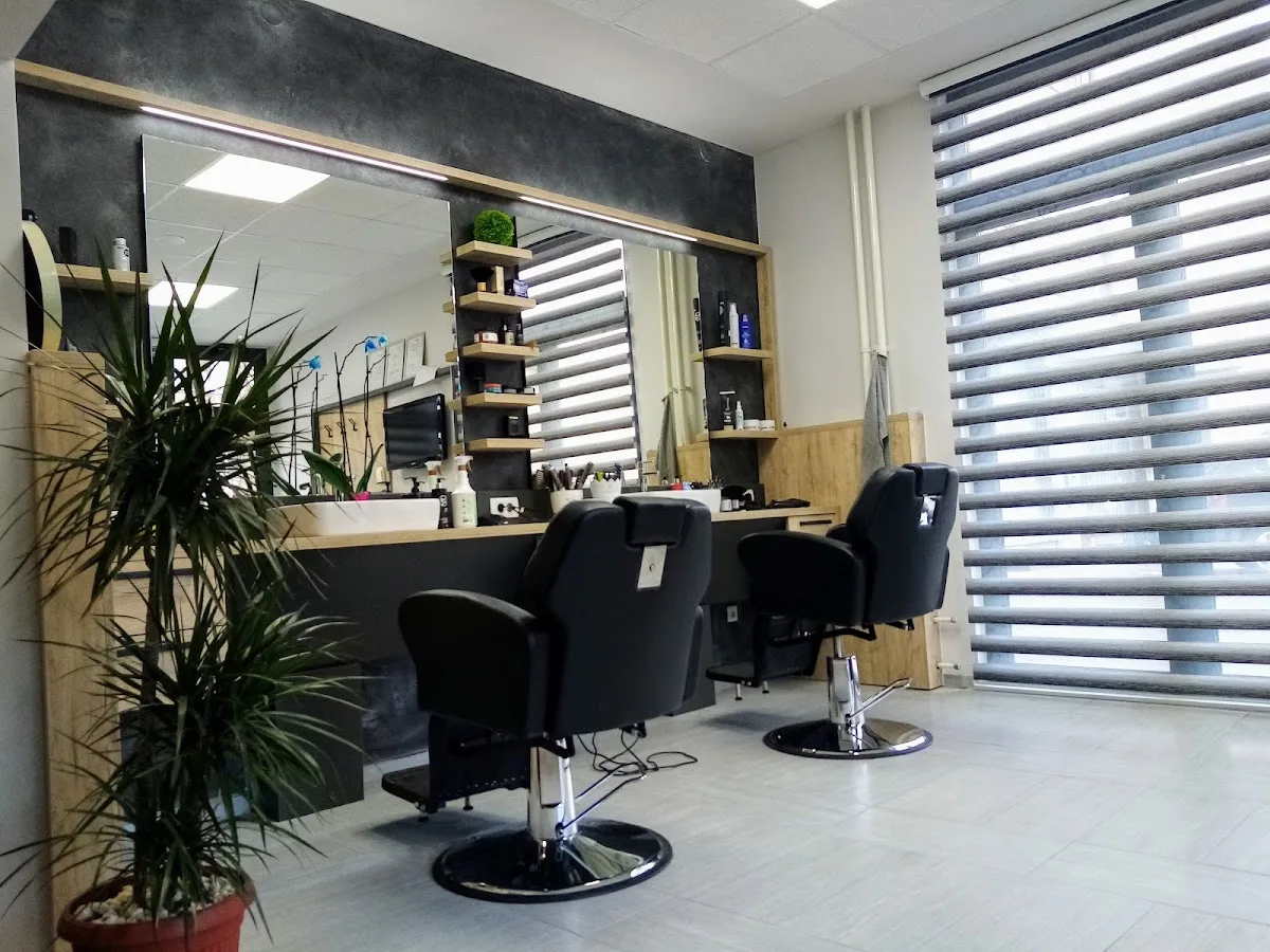 Frizerski Salon Cut - foto 2