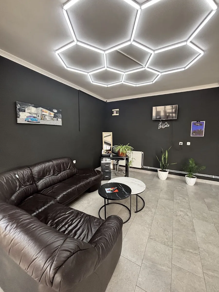 "J-Cutz" Barbershop / Frizerski Salon, Zenica