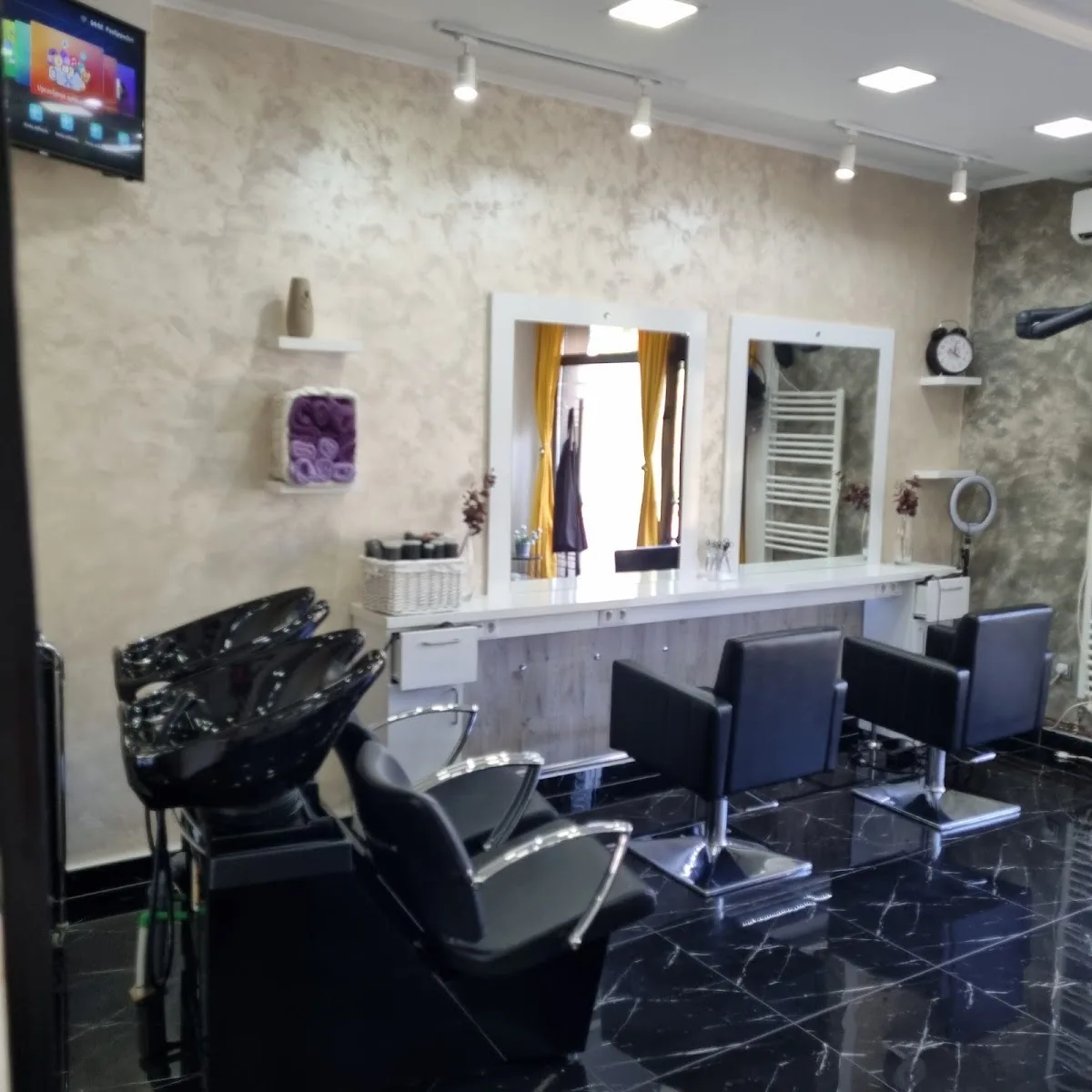 AD Frizerski salon, Tuzla