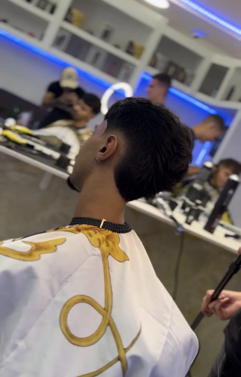 Barbershop Dino's, Tuzla