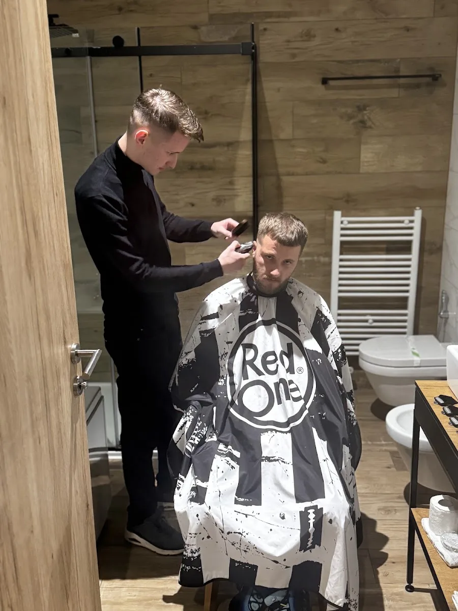 Amar’s Barbershop - foto 2