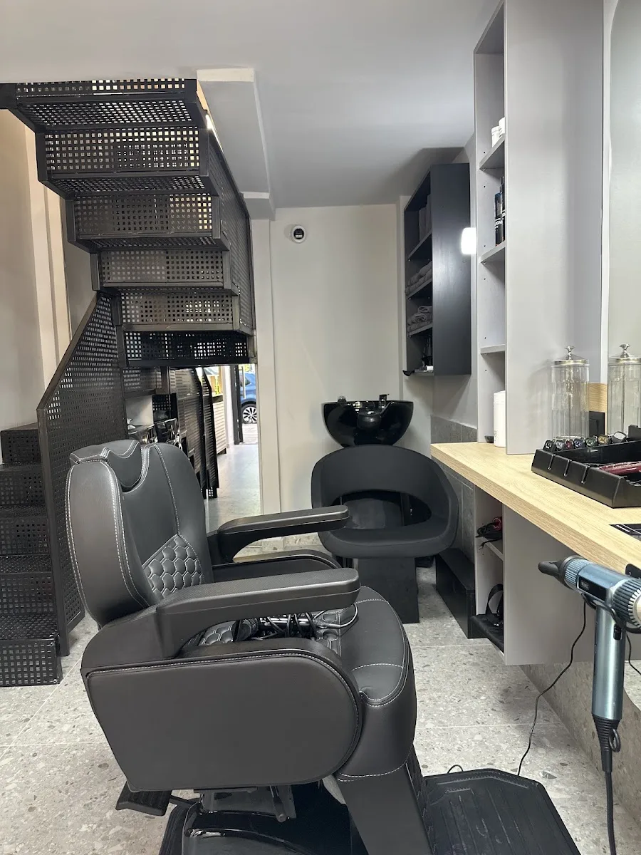 TCUTZ BARBERSHOP - foto 2