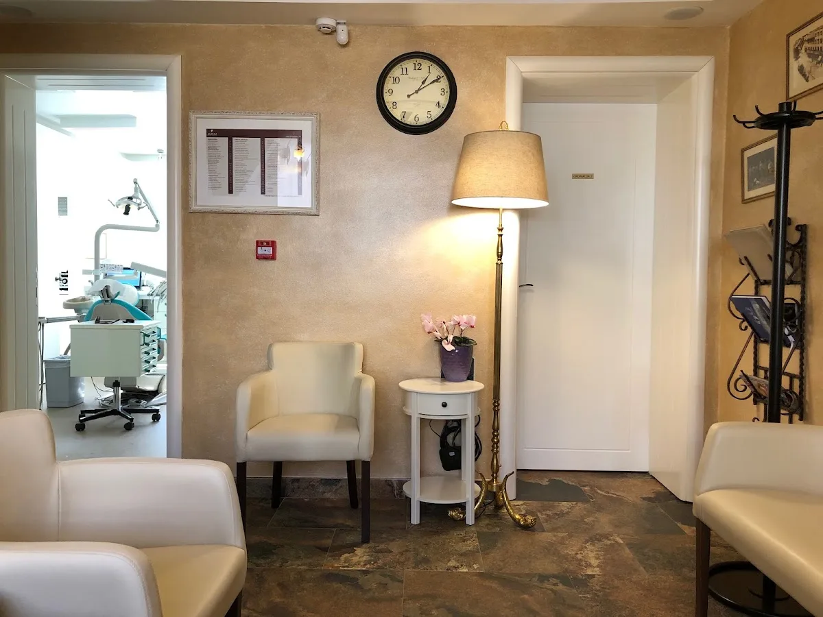 ZU Stomatološka ambulanta "Aurum Dental Centar" Banja Luka - foto 3