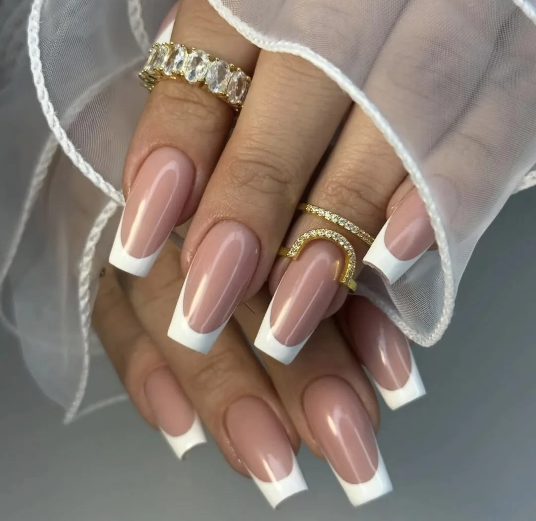 Luxe Noir Nail Studio, Sarajevo